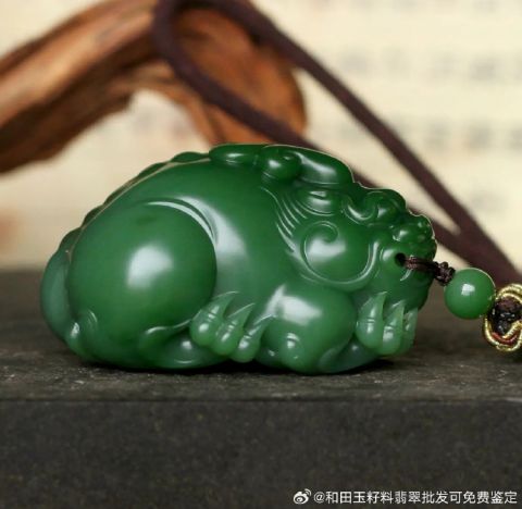 收藏款和田玉碧玉貔貅手把件,精品俄碧老料,7号矿,苏工精雕,油性爆表