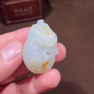 和田玉貔貅挂件真的能带来好运吗?
